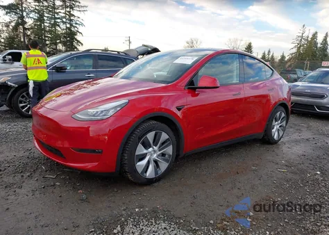 2021 Tesla Model Y Long Range Dual Motor All-Wheel Drive z USA, uszkodzony, nr VIN 5YJYGDEE0MF068168